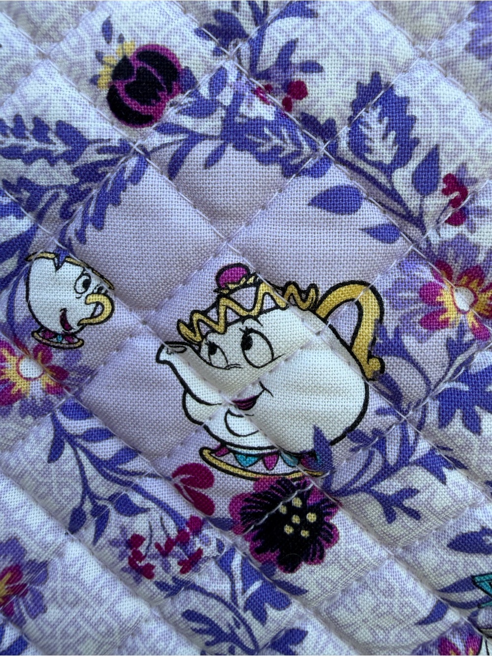 Disney Vera Bradley Belle Floral Triple Compartment Crossbody NWT small stain - Picture 11 of 11